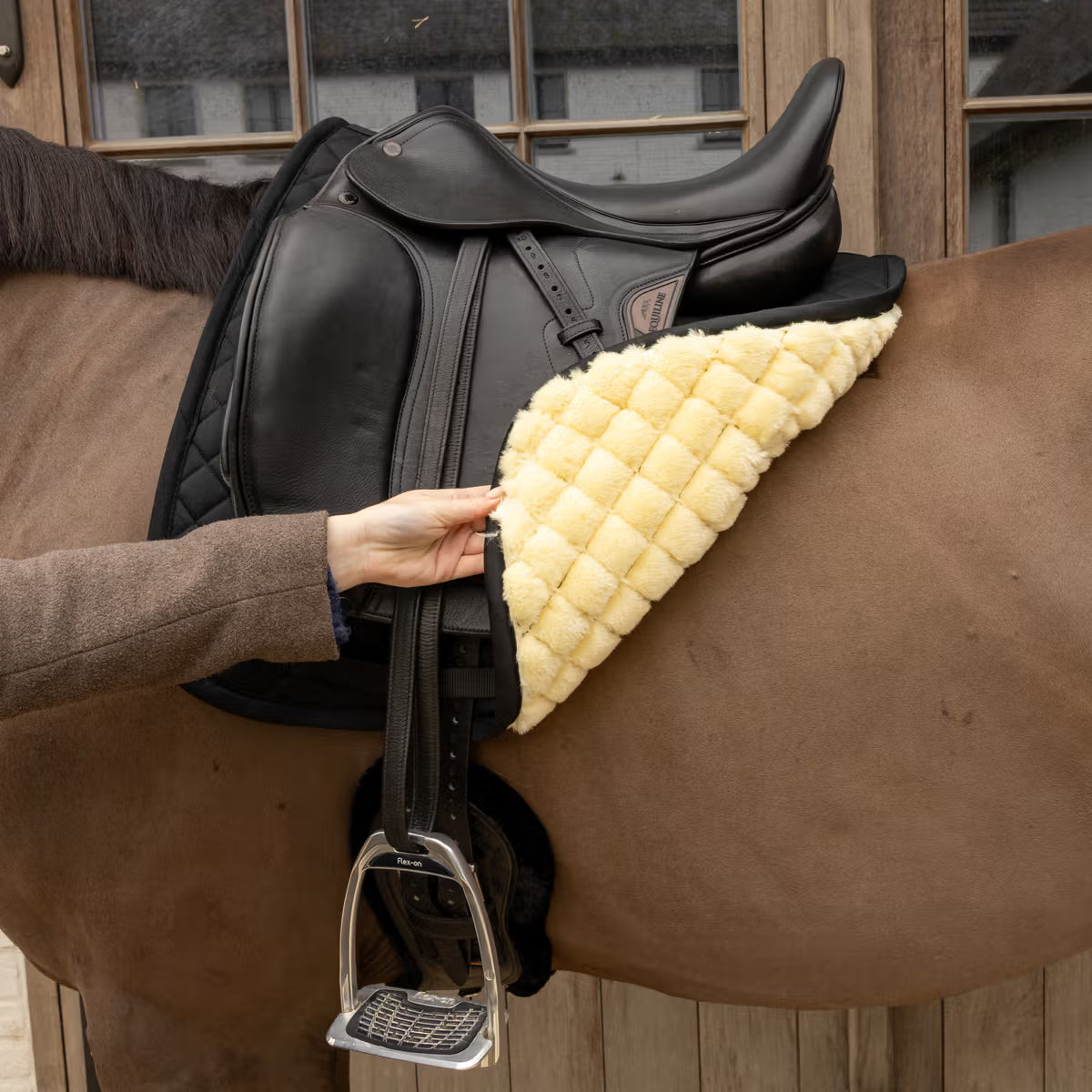 Kentucky Schabrak Skin Friendly Sheepskin Diamond Dressyr