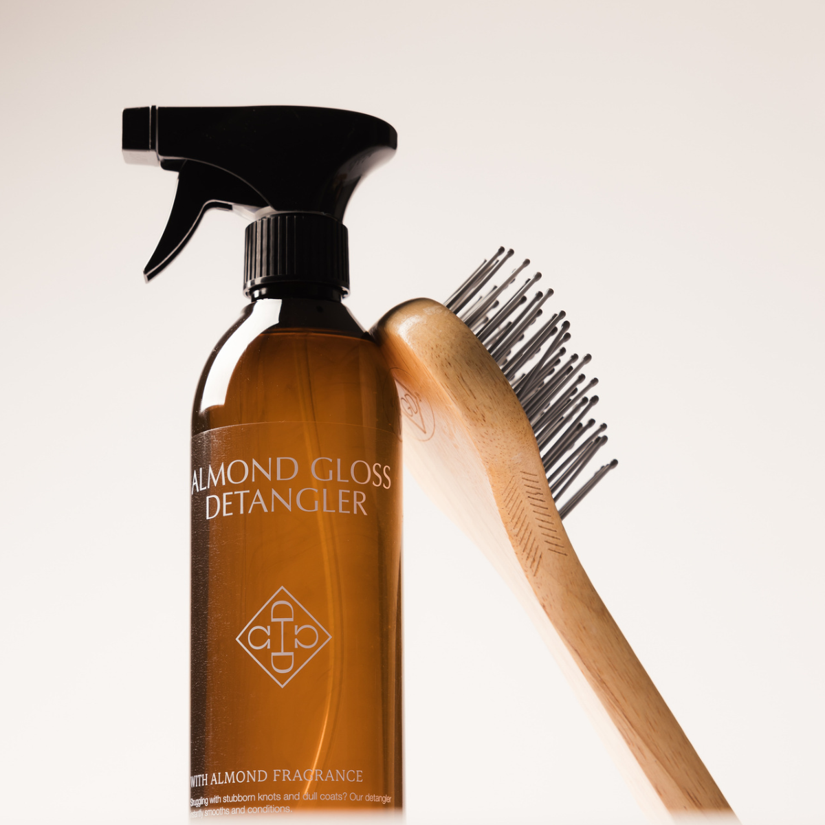 Grooming Deluxe Almond Gloss Detangler