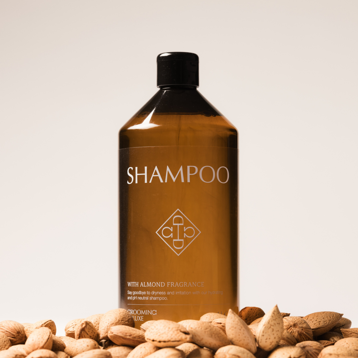 Grooming Deluxe Almond Gloss Shampoo