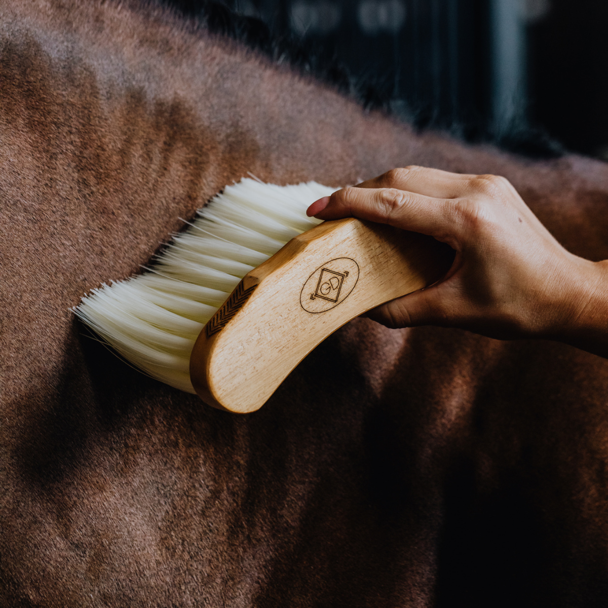 Grooming Deluxe Middle Brush Long Natural