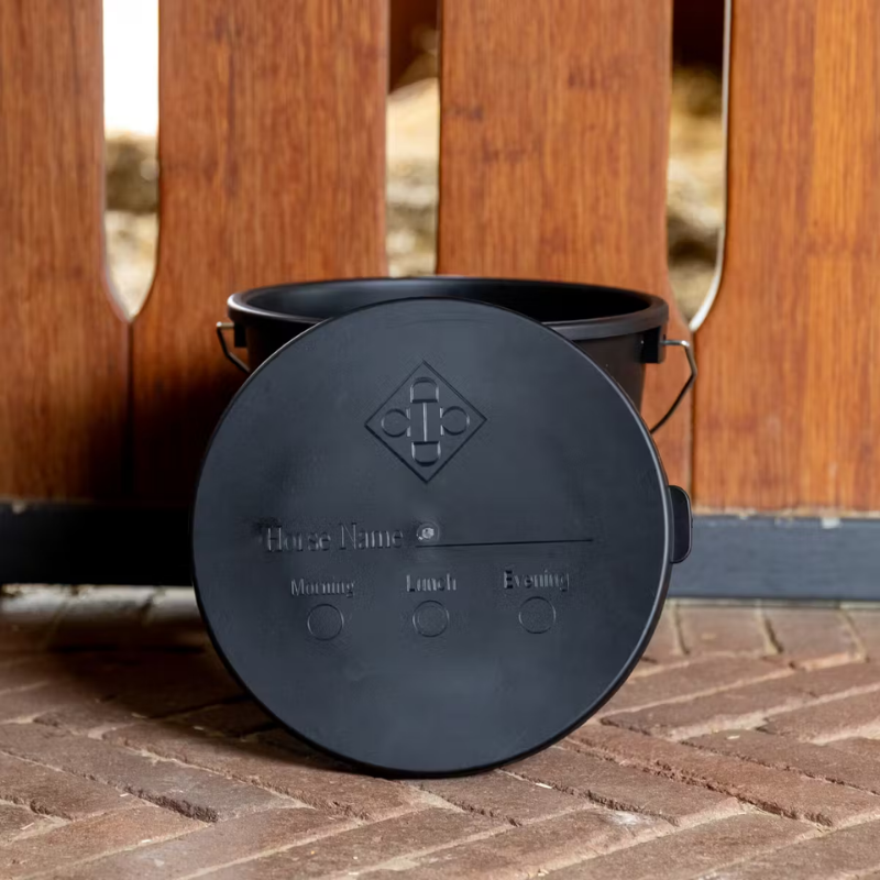 Grooming Deluxe Bucket with lid